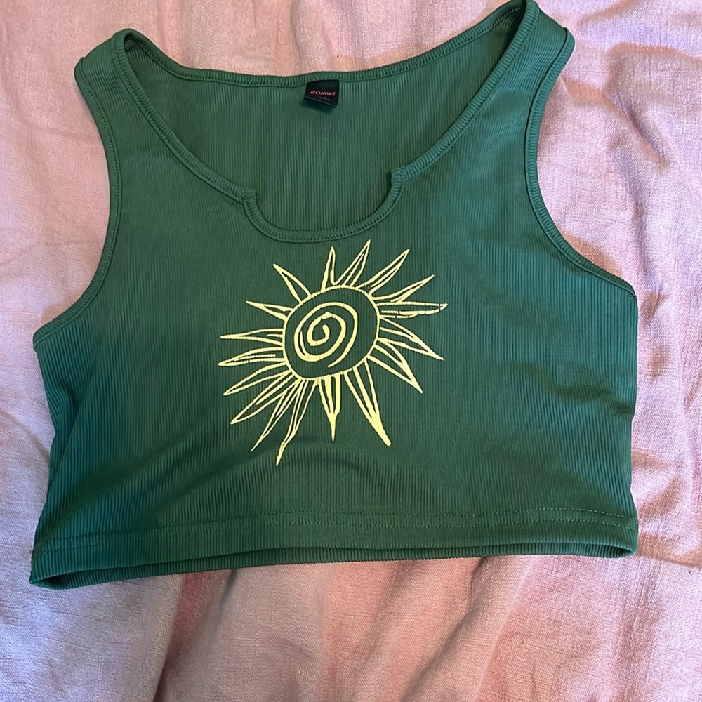 Green crop tank top